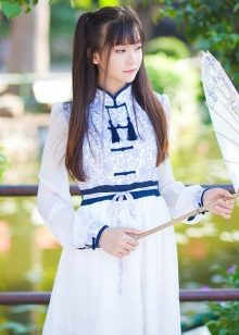 Robe blanche de style oriental