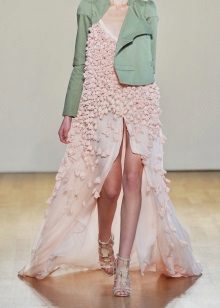 Robe rose avec veste verte