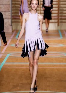 Talons sous une robe de sport