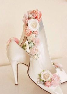 Chaussures avec des fleurs