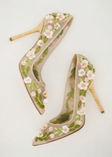 Chaussures avec des fleurs