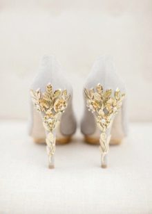 Chaussures avec des fleurs
