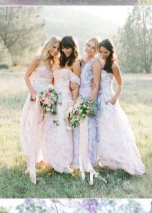 Robes de demoiselle d'honneur avec imprimé floral - 3 options