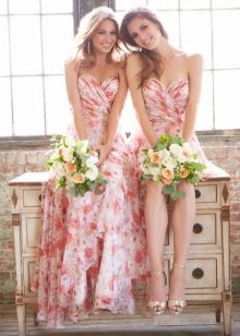 Robes de demoiselle d'honneur avec imprimé floral pêche