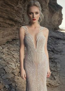 Robe nue avec de la dentelle