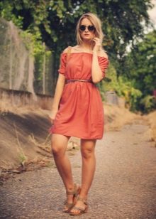 Robe en terre cuite pour blonde