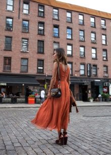 Accessoires de robe en terre cuite noire