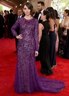 Robe violette à paillettes