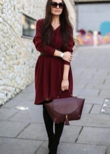 Robe courte couleur marsala