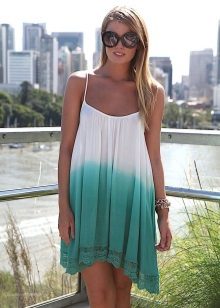 Robe bicolore évasée asymétrique