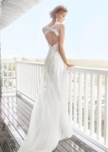 Robe de mariée en guipure à dos ouvert