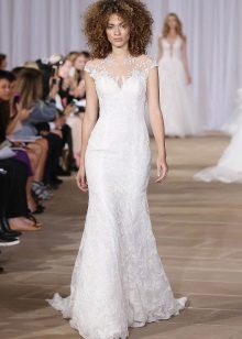 Robe de mariée en guipure directe