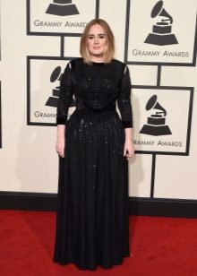 Adele Giveshi ruhában a Grammy 2016-ban