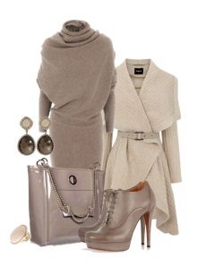 Robe grise tricotée et accessoires pour le type d'été Light Summer