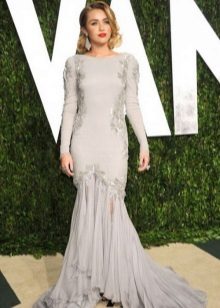 Robe longue gris clair pour femme de type couleur été