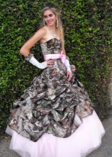 Robe de mariée imprimée camouflage
