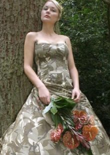 Robe de mariée imprimée camouflage