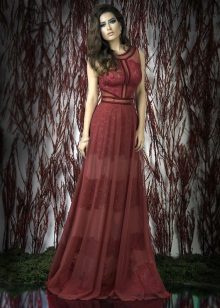 Robe en dentelle rouge A-Silhouette