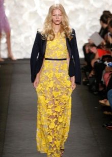 Robe en dentelle jaune