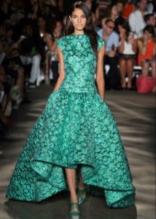Robe en dentelle verte a silhouette courte devant longue dos