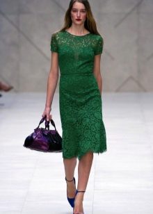 Robe mi-longue en dentelle émeraude