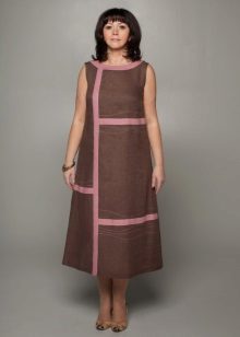 Robe en lin avec une silhouette trapèze de longueur moyenne