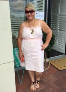 Robe en lin avec une taille haute pour une totale