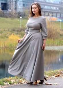 Robe longue fermée A-line grise à manches longues pour femmes obèses
