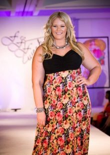 Robe - robe avec un corsage noir et une jupe à imprimé floral pour femmes obèses