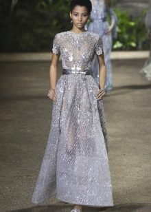 Elie Saab tavaszi-nyári 2016 csipke ruha övvel