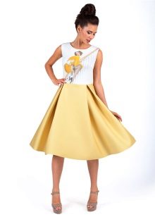Robe en néoprène jaune et blanc