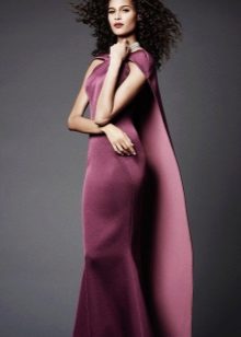 Robe en néoprène avec train