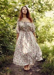 Robe longue des agrafes aux épaules ouvertes de style folk