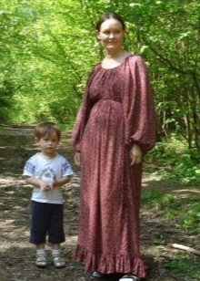 Robe de style folk avec taille haute