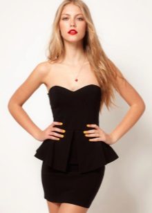 Robe courte bustier noire avec basque