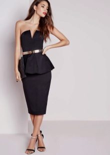  Robe bustier noire avec basky, avec un hleb rétréci