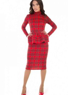Robe rouge à carreaux avec basky