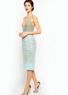 Robe turquoise claire avec un corset midi