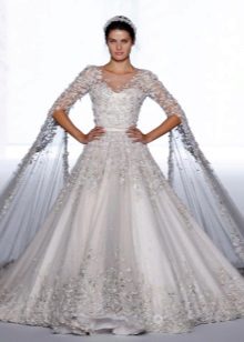 Robe de mariée à la mode avec un corset