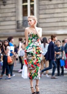 Robe longue couleur avec corset et basques