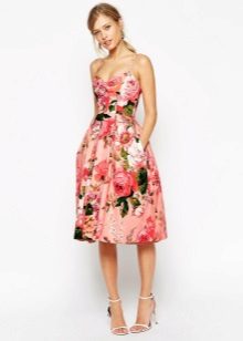 Sandales à talons pour robe bain de soleil avec roses