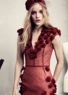 Robe avec des roses en vrac