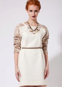 Accessoires et bijoux pour une robe à manche raglan