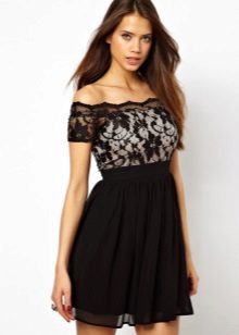 Robe à manches raglan et encolure angélique