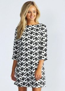 Robe à manches trois-quarts