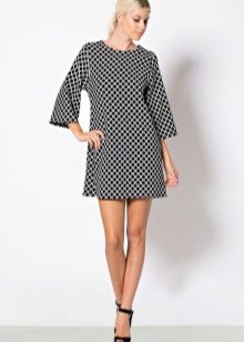 Tenue vestimentaire évasée aux trois quarts