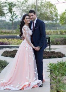 Robe en dentelle avec traine