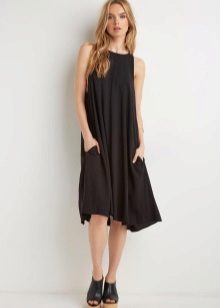 Robe trapèze de longueur moyenne