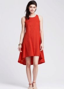 Robe rouge ligne
