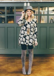 Robe tunique avec des bottes